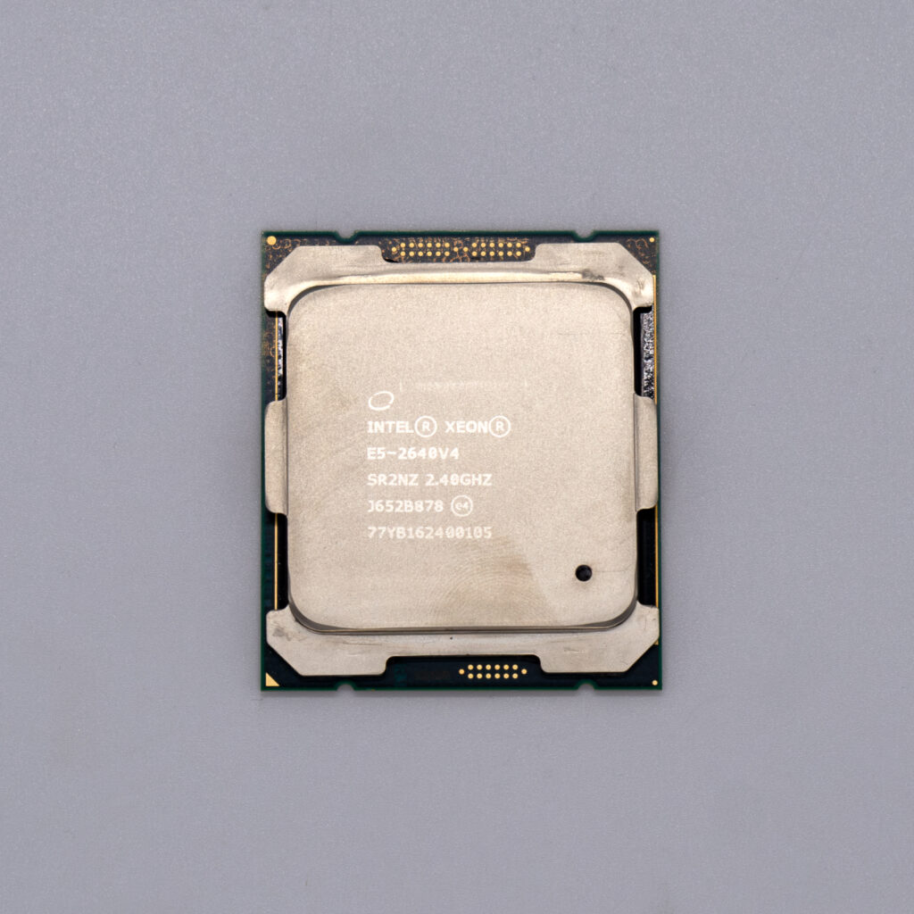 Процессор Intel Xeon E5-2640 v4 10/20 2.4/3.4 ГГц 90вт SR2NZ