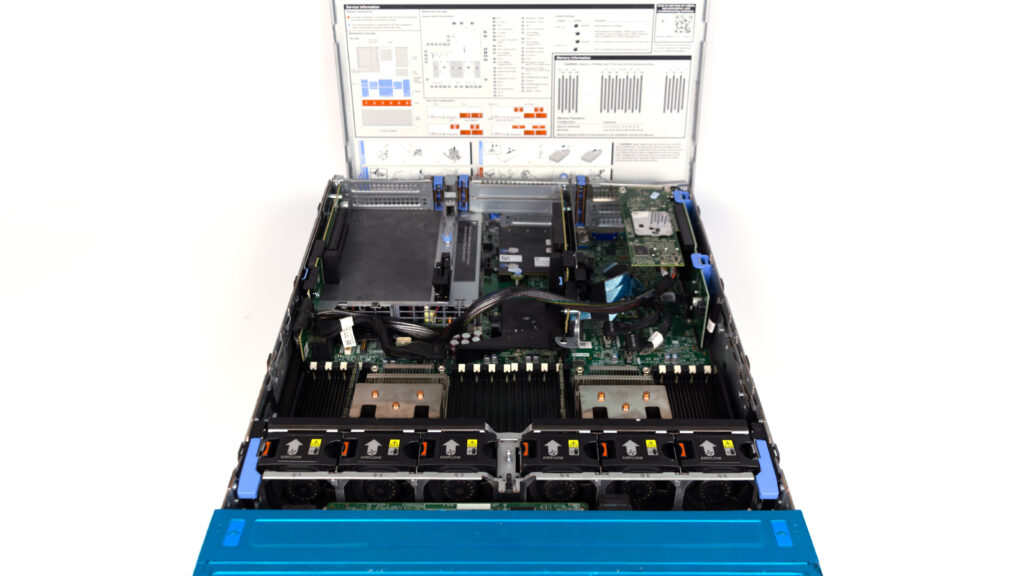 Серверная платформа Dell PowerEdge R7425 2.5*24SFF
