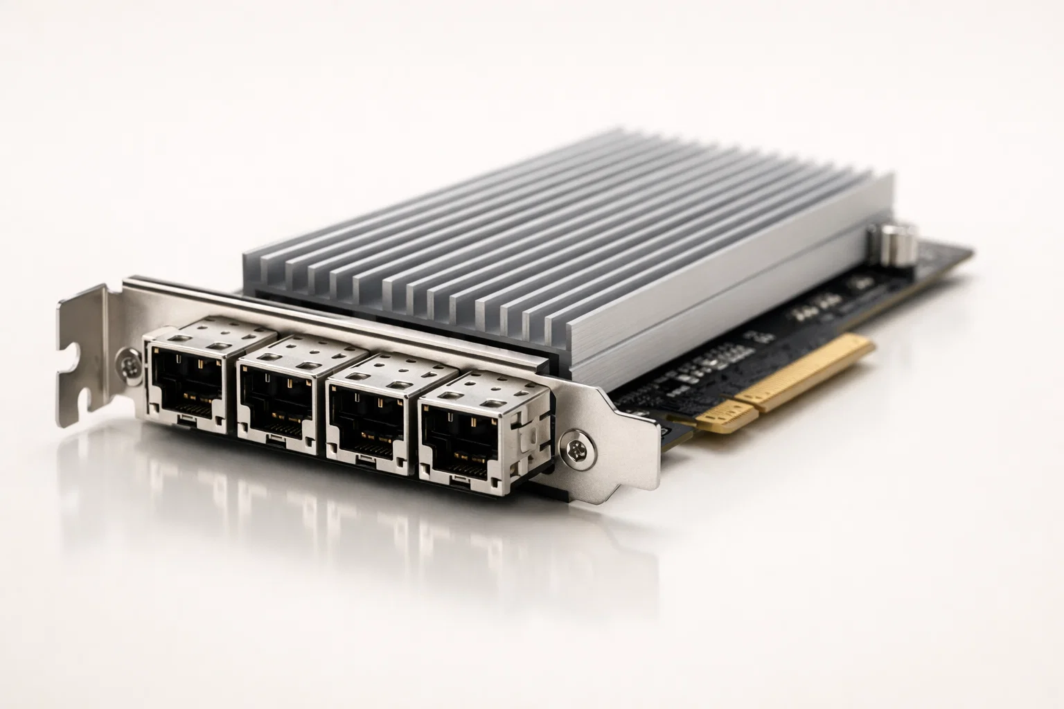 Intel представила сетевой адаптер E830-XXVDA4F с четырьмя портами 10/25GbE: технический обзор для ИТ-инфраструктуры