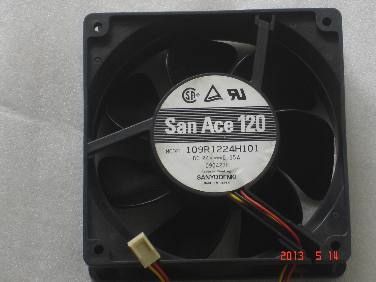 Square Cooling Fan of SANYO 12038 109R1224H101 with 24V 0.25A 3-Wires